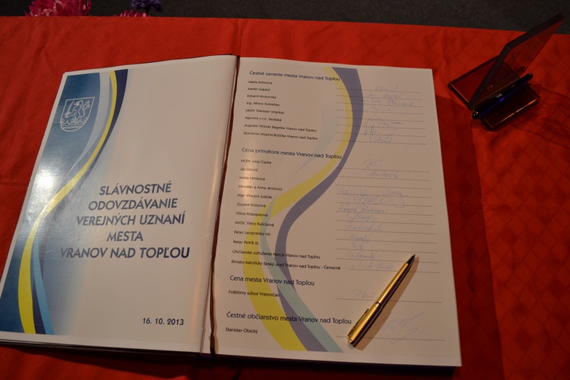 SLÁVNOSTNÉ ODOVZDÁVANIE VEREJNÝCH UZNANÍ