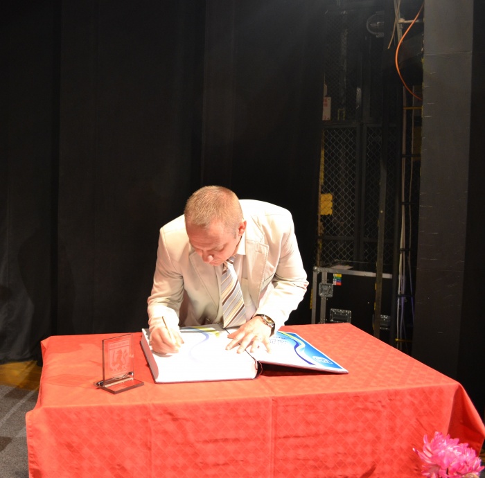 SLÁVNOSTNÉ ODOVZDÁVANIE VEREJNÝCH UZNANÍ