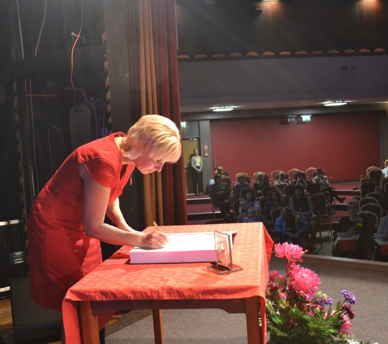 SLÁVNOSTNÉ ODOVZDÁVANIE VEREJNÝCH UZNANÍ