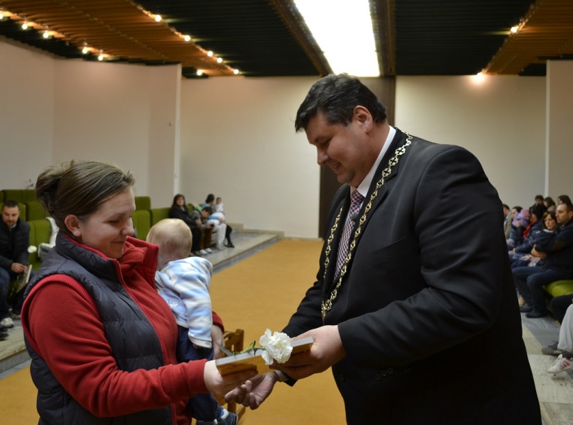 Primátor vítal nových občanov mesta Vranov nad Topľou