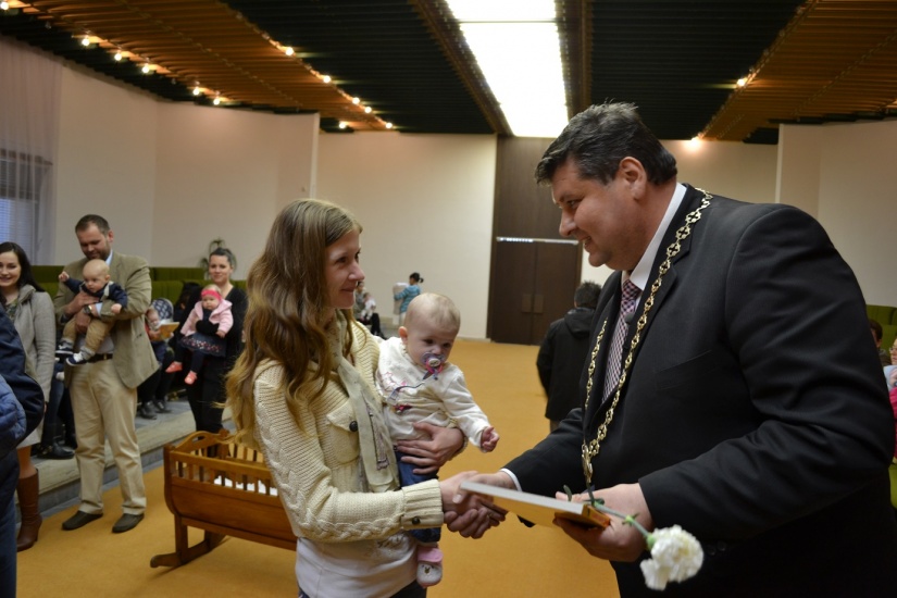 Primátor vítal nových občanov mesta Vranov nad Topľou