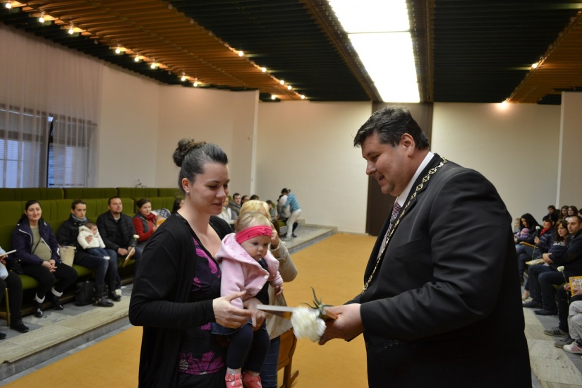 Primátor vítal nových občanov mesta Vranov nad Topľou