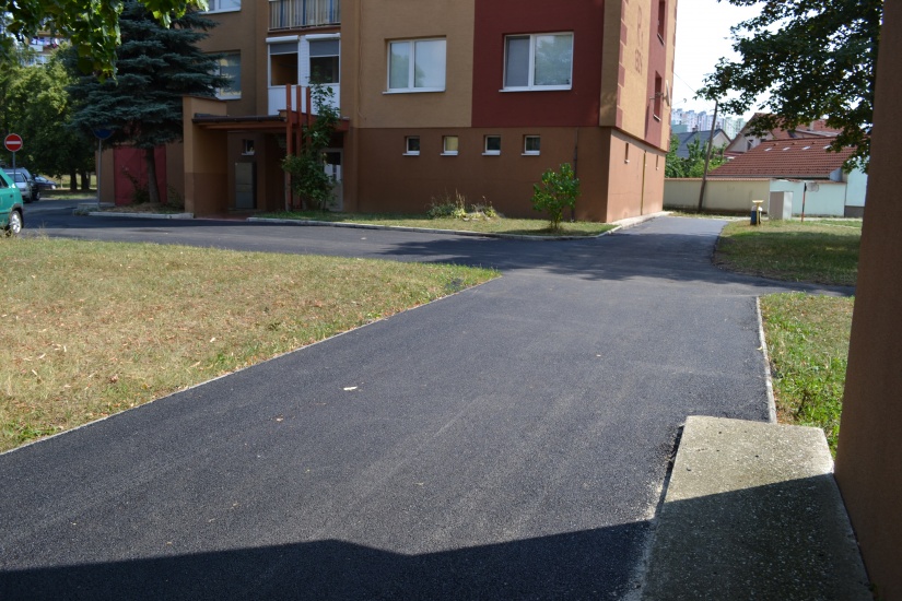 Chodník na Sídlisku II. pri bytovom dome 1324 po zrealizovanej oprave