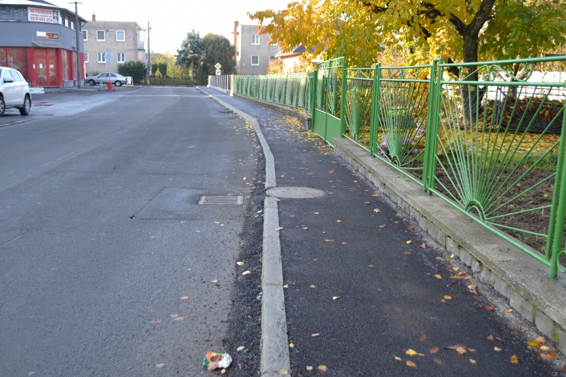 Chodník na Ulici A. Dubčeka po zrealizovaní opravy
