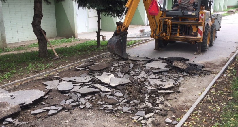 Oprava chodníka na Ulici Duklianskych hrdinov