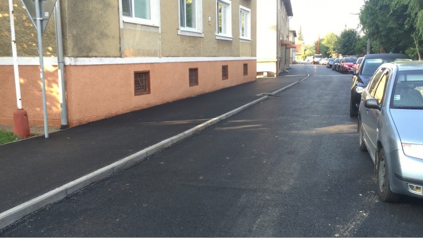 Chodník a cesta na Sídlisku I. po oprave