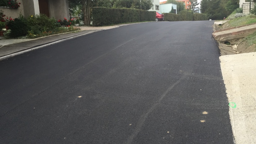 Cesta na Dubníku po oprave