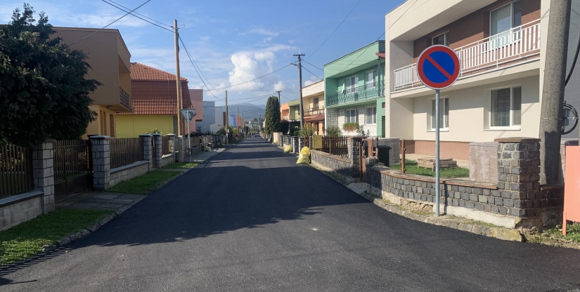 Opravená cesta na Záborského ulici
