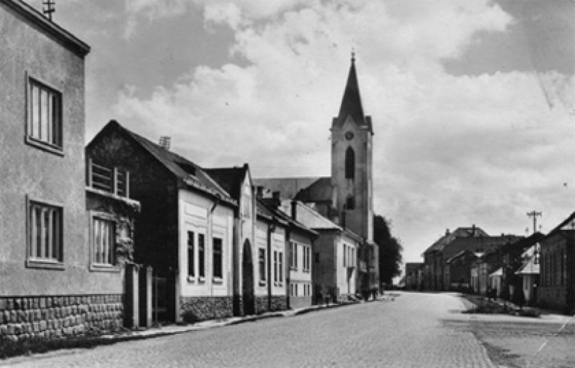 Pohľad od cintorína do stredu mesta