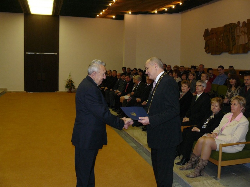 Ocenenie preberá Ing. Ján Bendzák