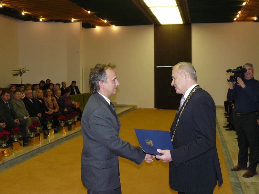 Ocenenie preberá Ing. Imrich Kónya, organizačný vedúci FS Orgonina