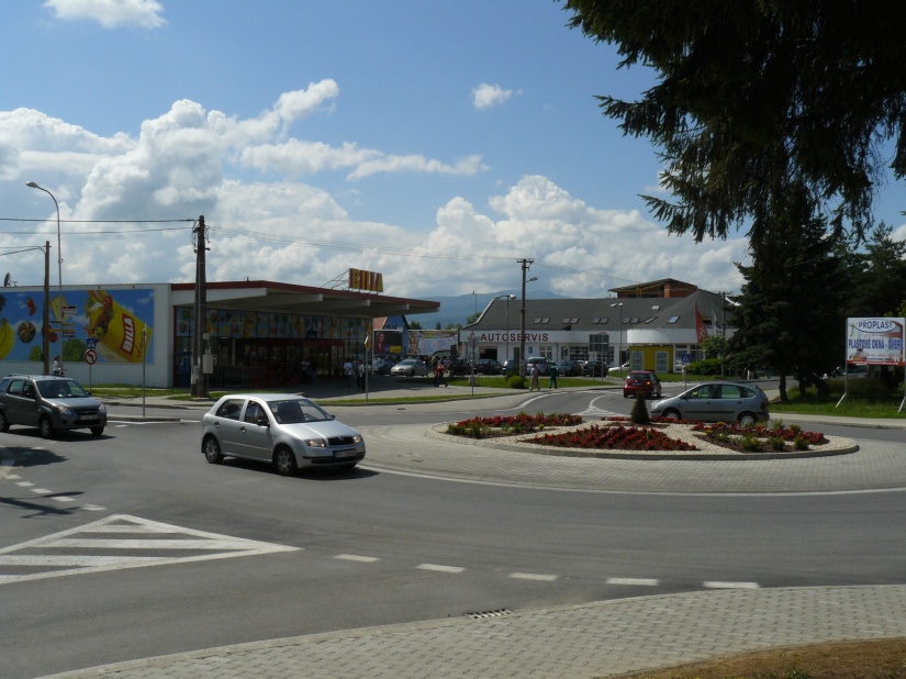 Okružná križovatka pri Bille