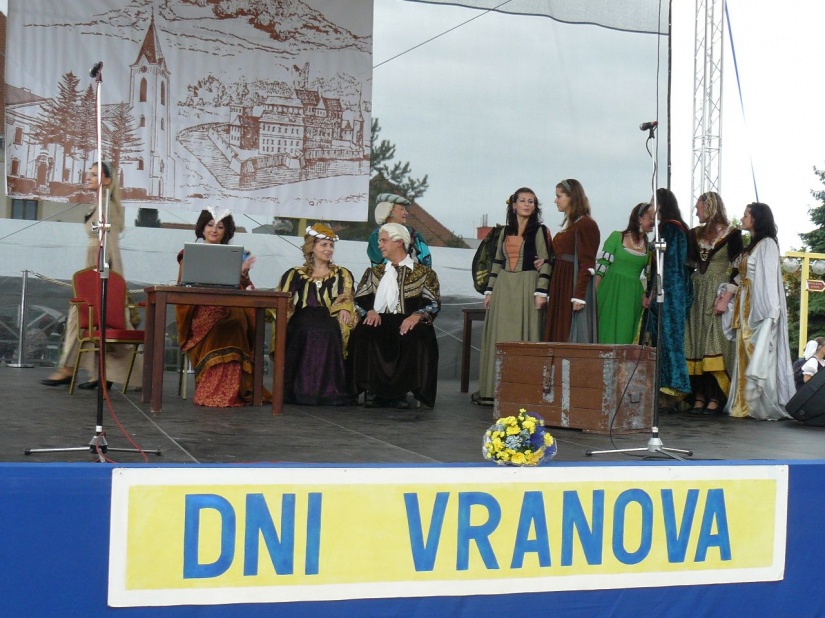 Slávnostný program pri Dome kultúry