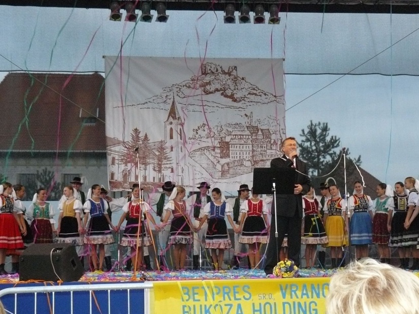 Slávnostný program pri Dome kultúry
