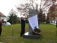 Primátor mesta PhDr. Tomáš Lešo odhaľuje pamätník
