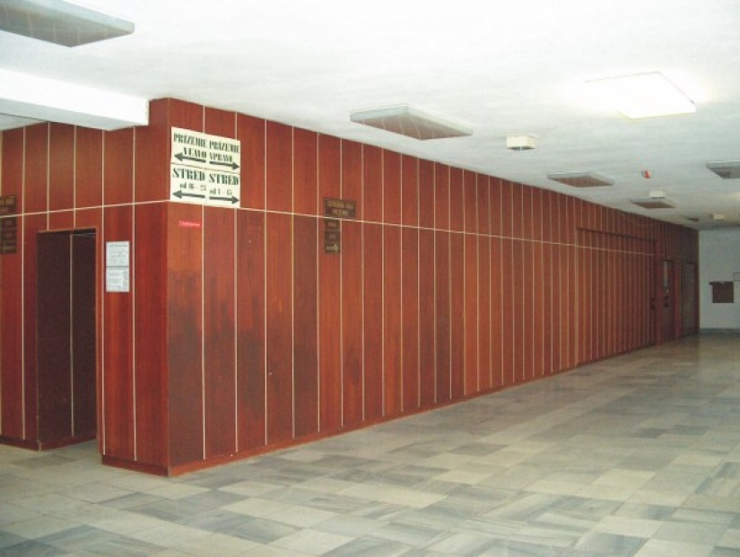 Dom kultúry - foyer vpravo pred modernizáciou