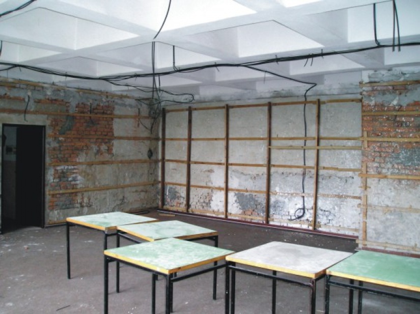 Dom kultúry - salónik počas obnovy