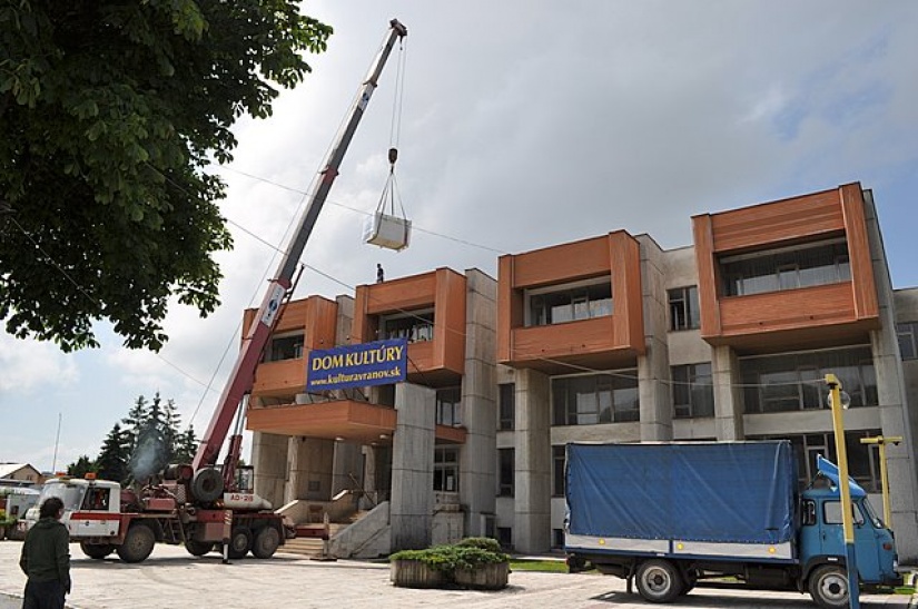 Dom kultúry - inštalácia klimatizačných jednotiek na streche