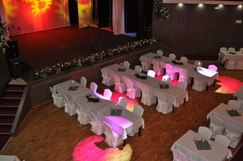 Estrádna sála DK- slávnostná úprava