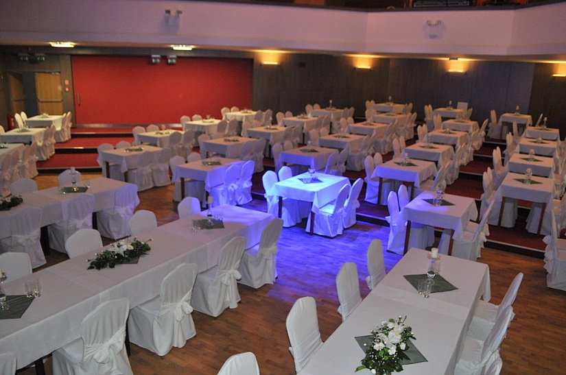 Estrádna sála DK- slávnostná úprava