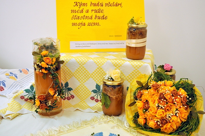 Výstava remeselných výrobkov v DK Vranov nad Topľou